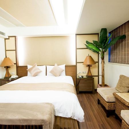 Shin Yuan Celeb Metro Hotel Kota Hsinchu Bagian luar foto