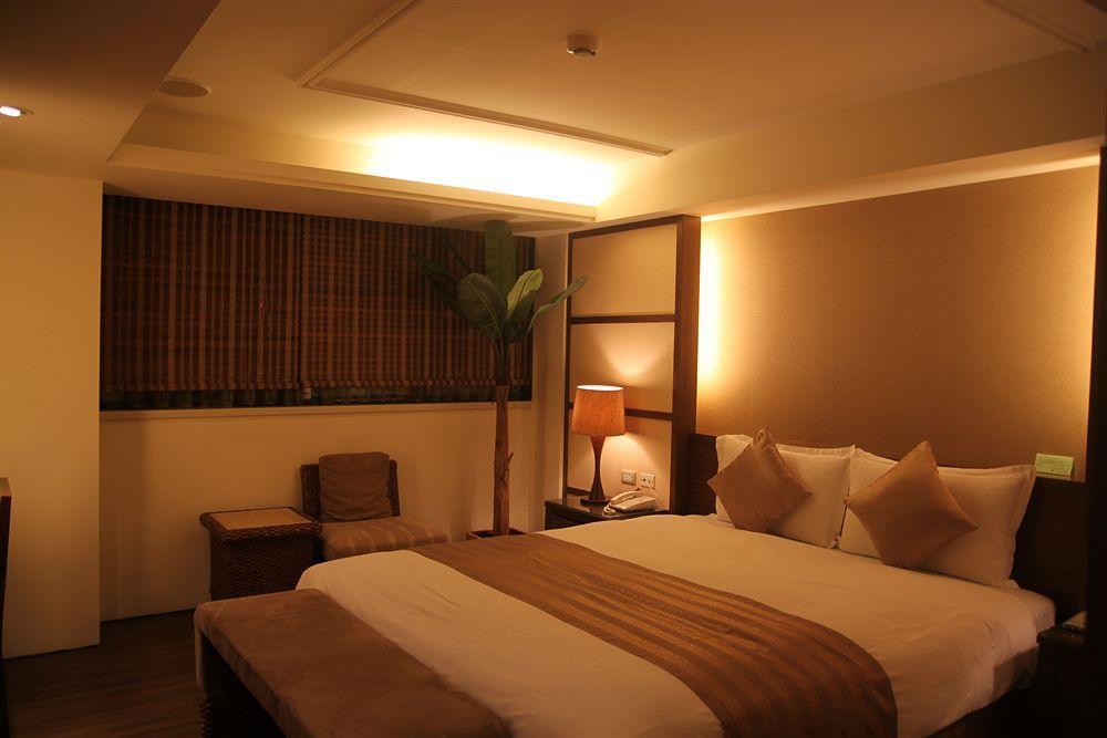 Shin Yuan Celeb Metro Hotel Kota Hsinchu Bagian luar foto
