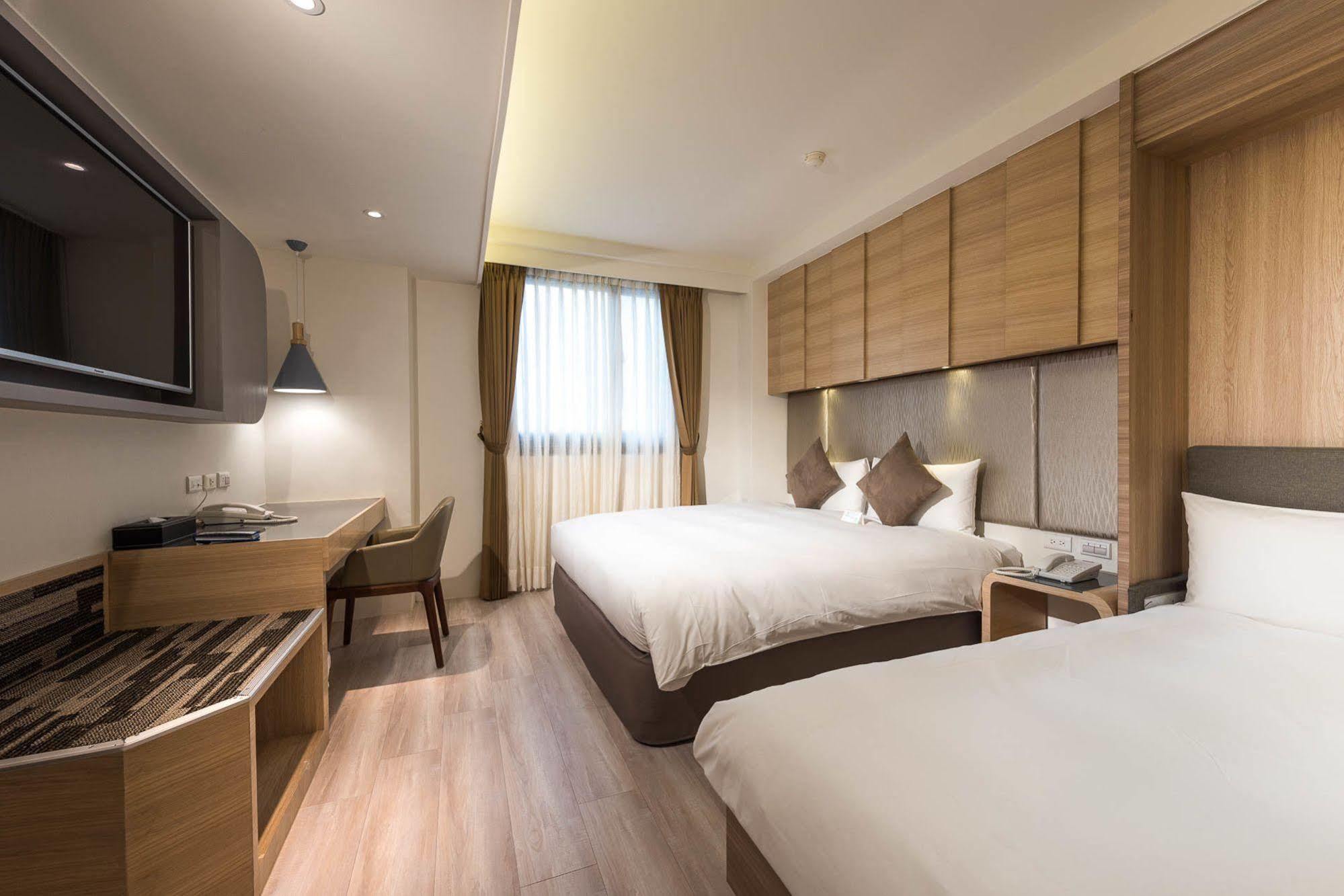 Shin Yuan Celeb Metro Hotel Kota Hsinchu Bagian luar foto